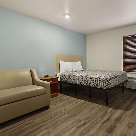 Woodspring Suites Greenville Central I-85 Экстерьер фото